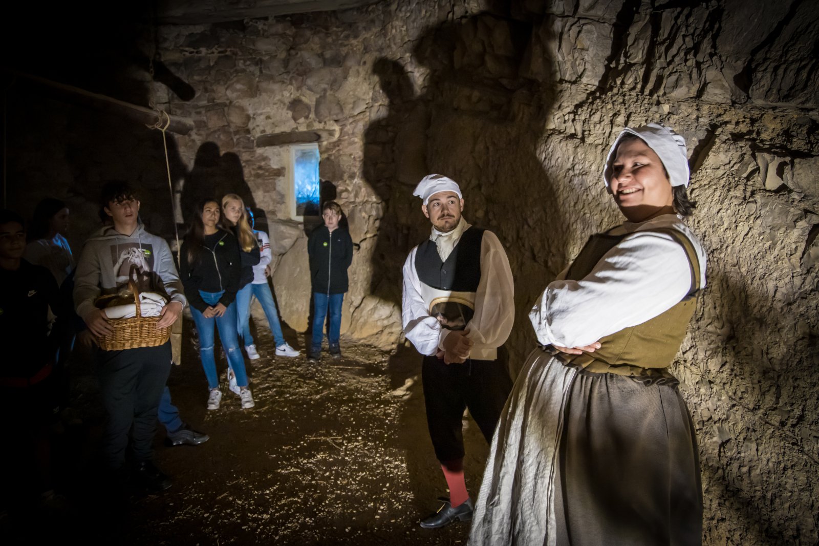 Führung einer Schulklasse durch das Museum Schloss Wildegg