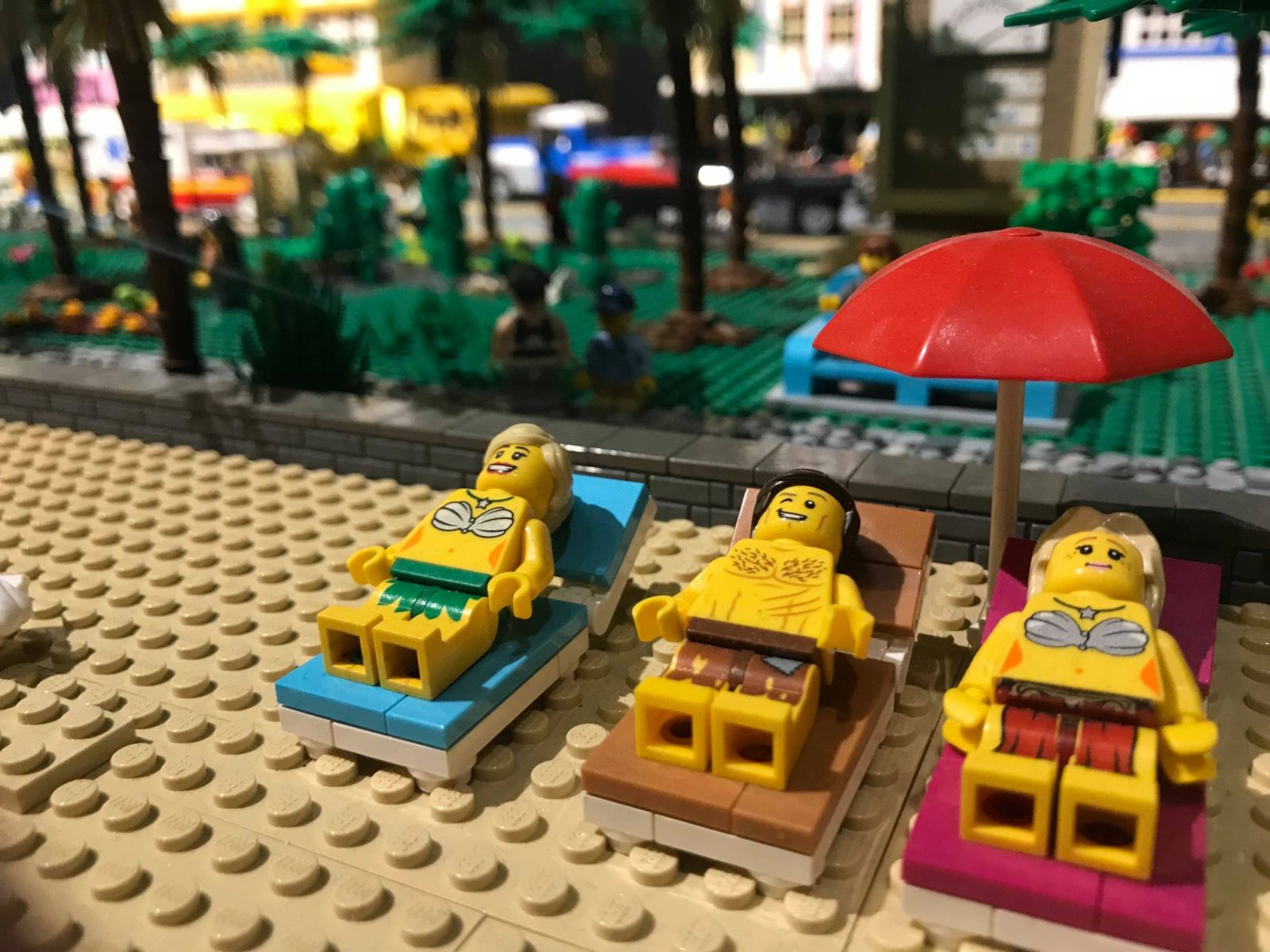 Ferien und Sonne geniessen im Liegestuhl, LEbrickGO Museum Binningen