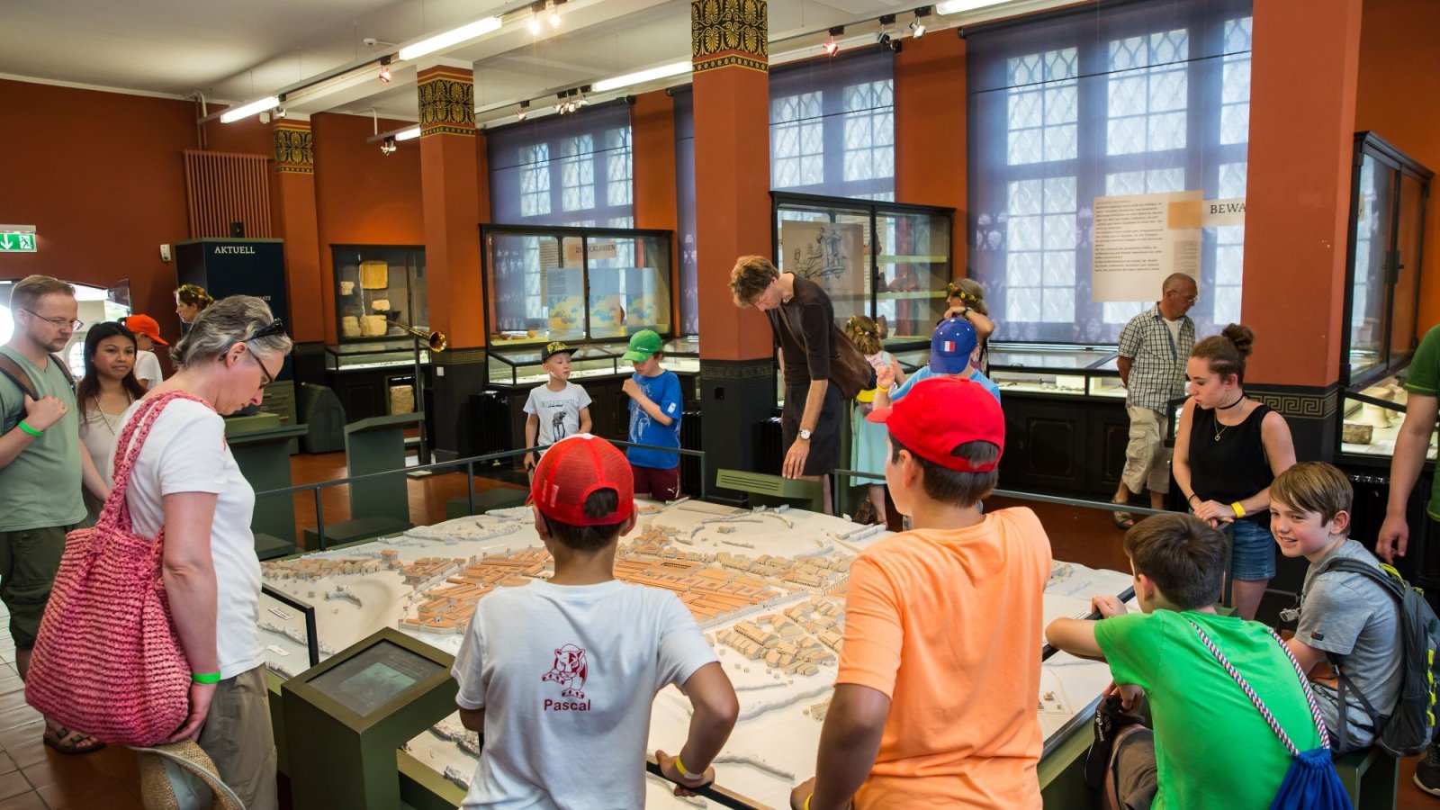 Das Vindonissa Museum zeigt in der Dauerausstellung Originalobjekte aus Vindonissa. Zu den Highlights gehört die grösste Sammlung römischer Schreibtafeln.